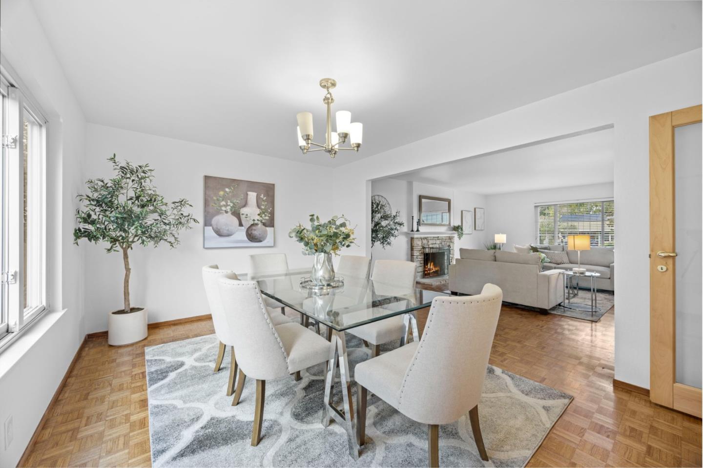 2713 Comstock Circle