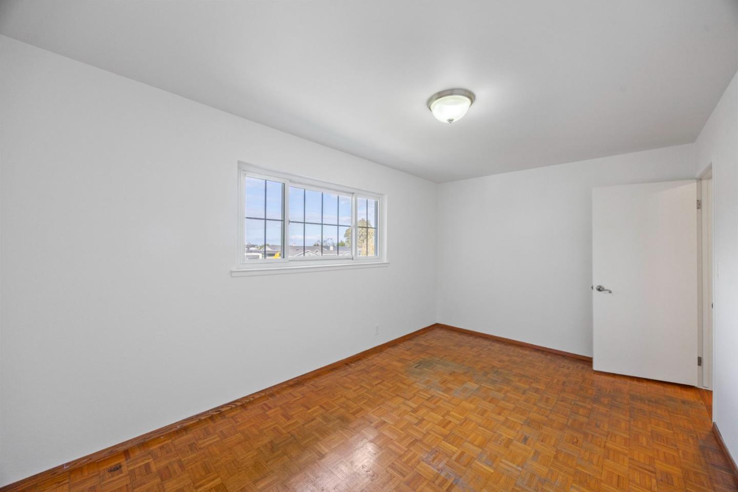 2713 Comstock Circle