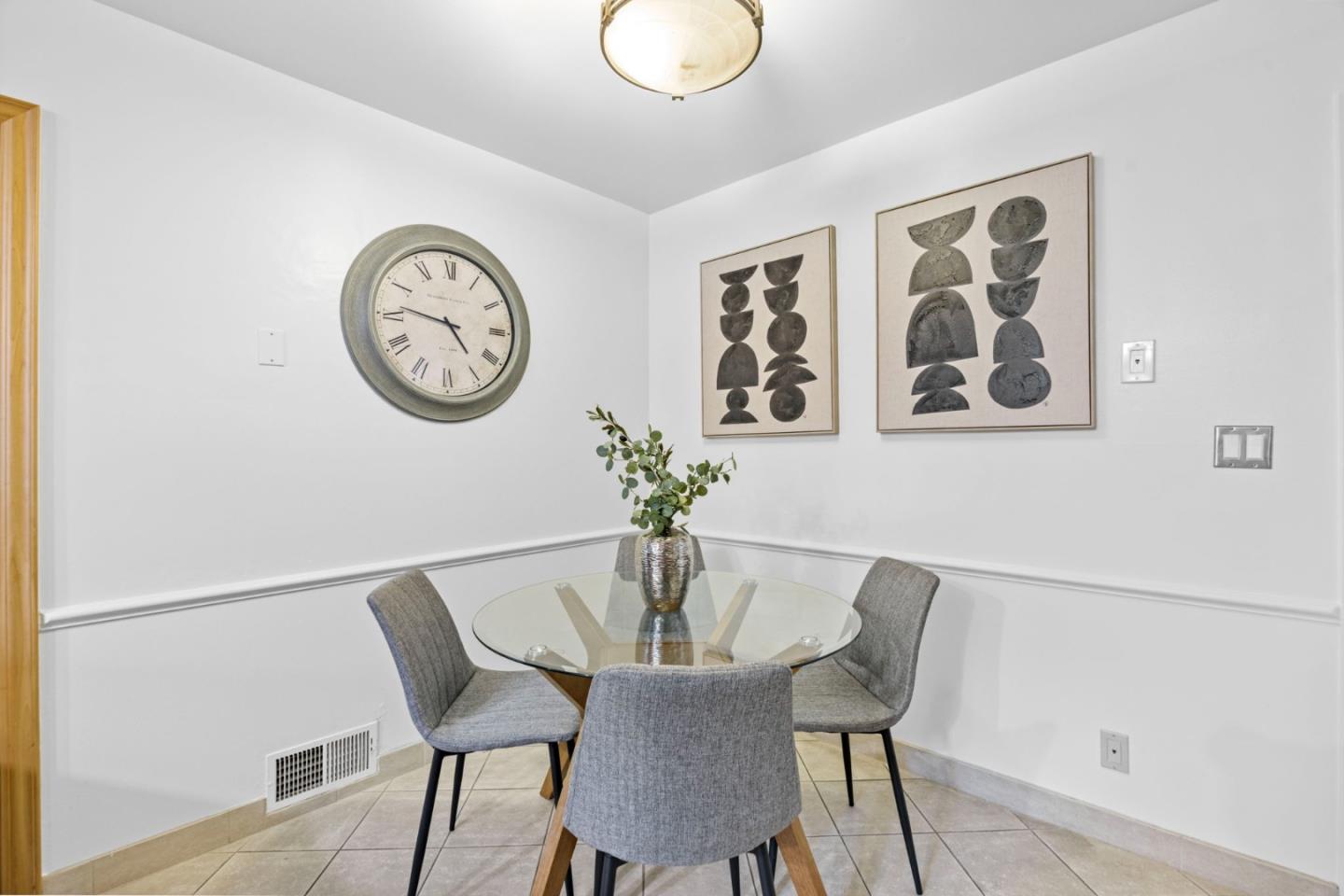 2713 Comstock Circle