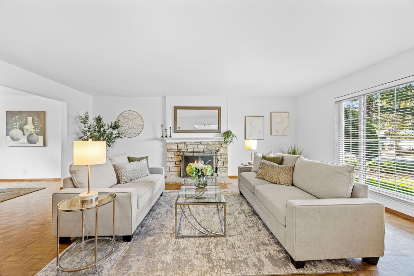 2713 Comstock Circle