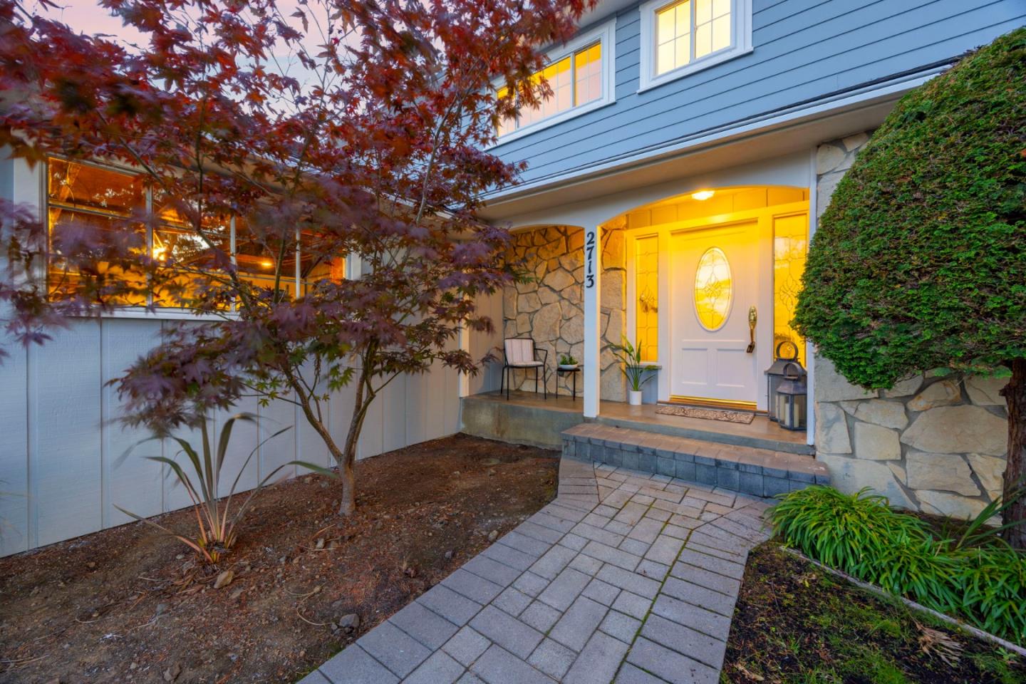 2713 Comstock Circle