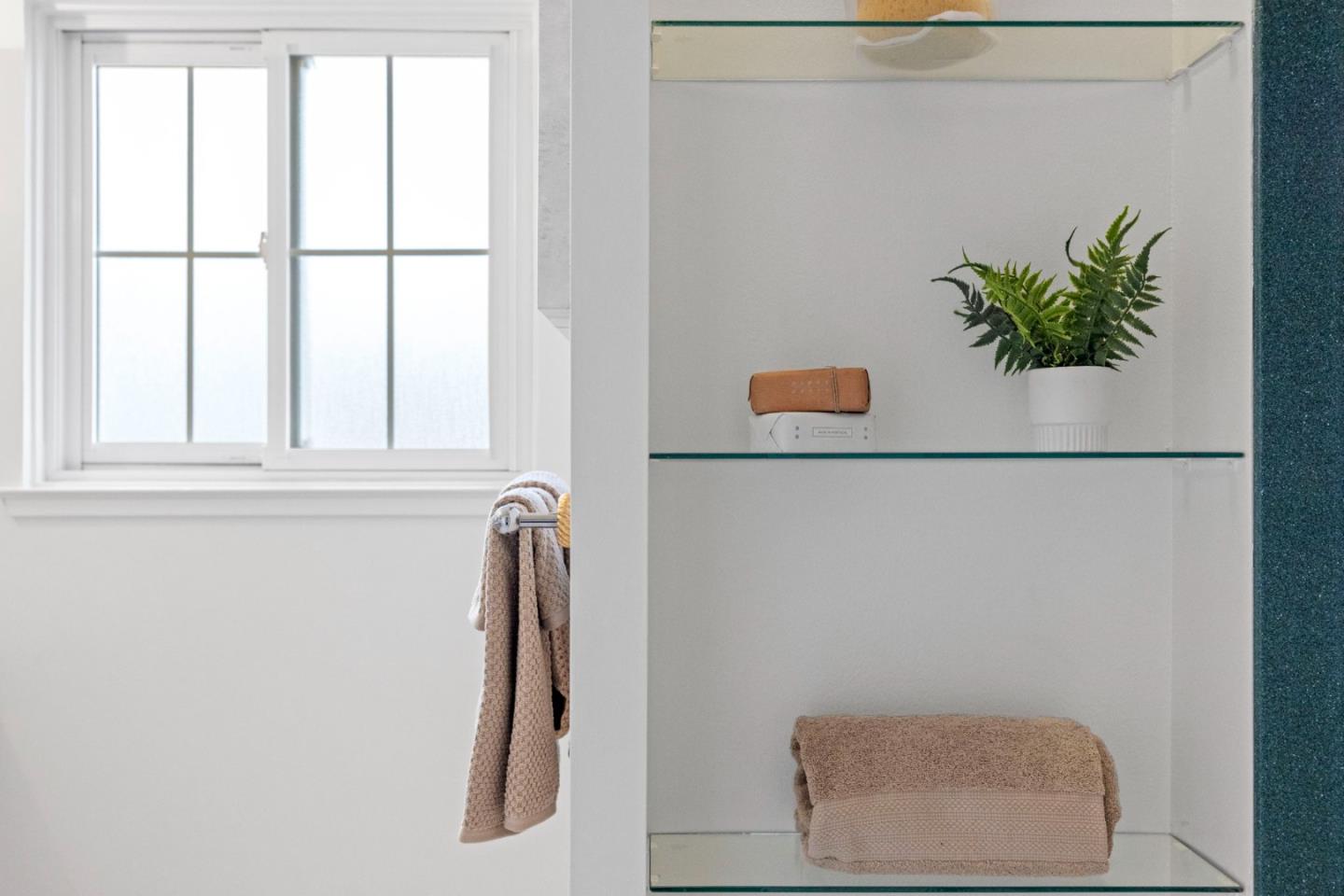 2713 Comstock Circle