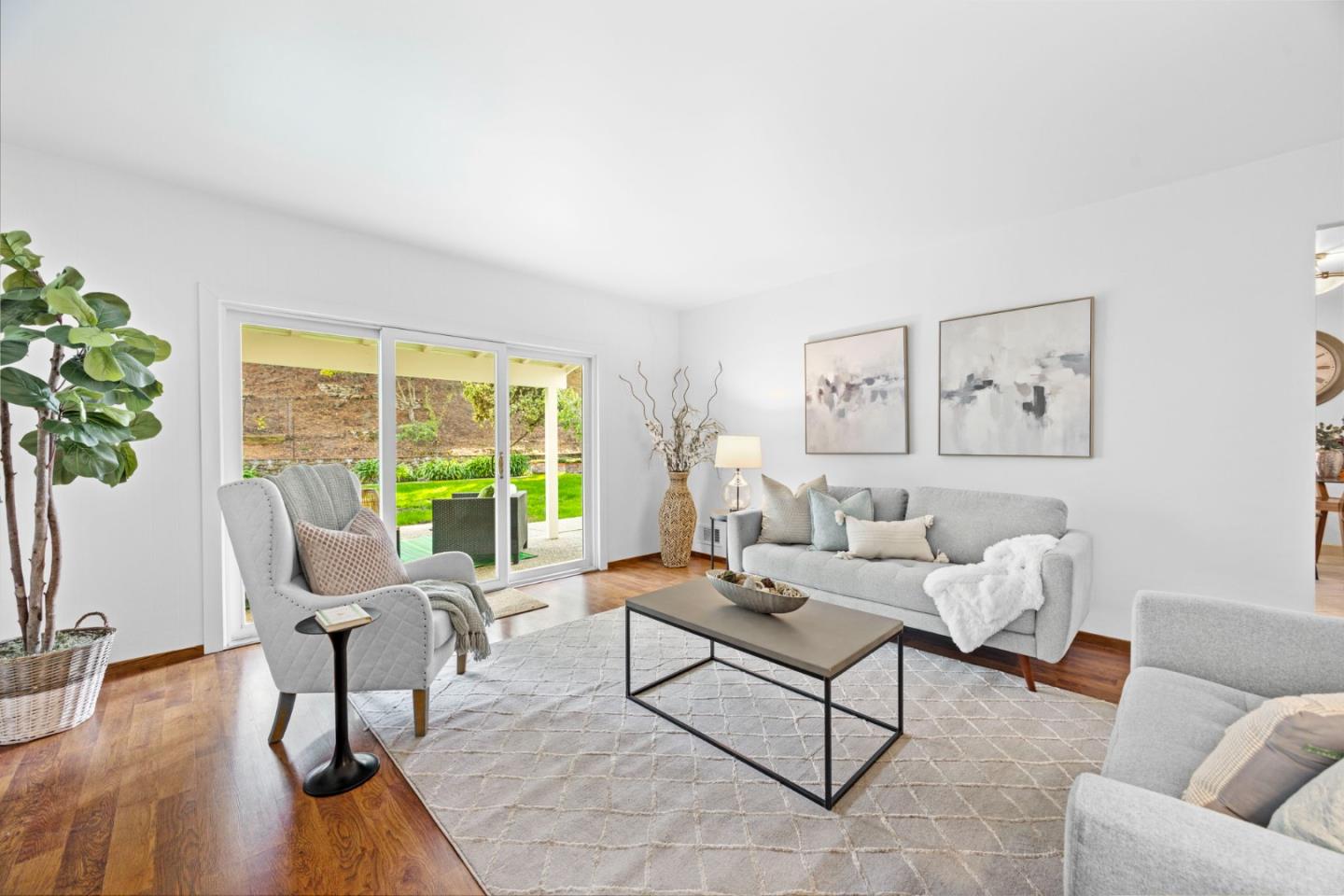 2713 Comstock Circle