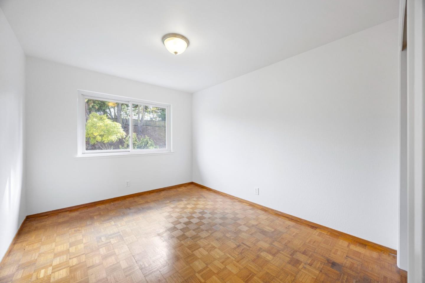 2713 Comstock Circle