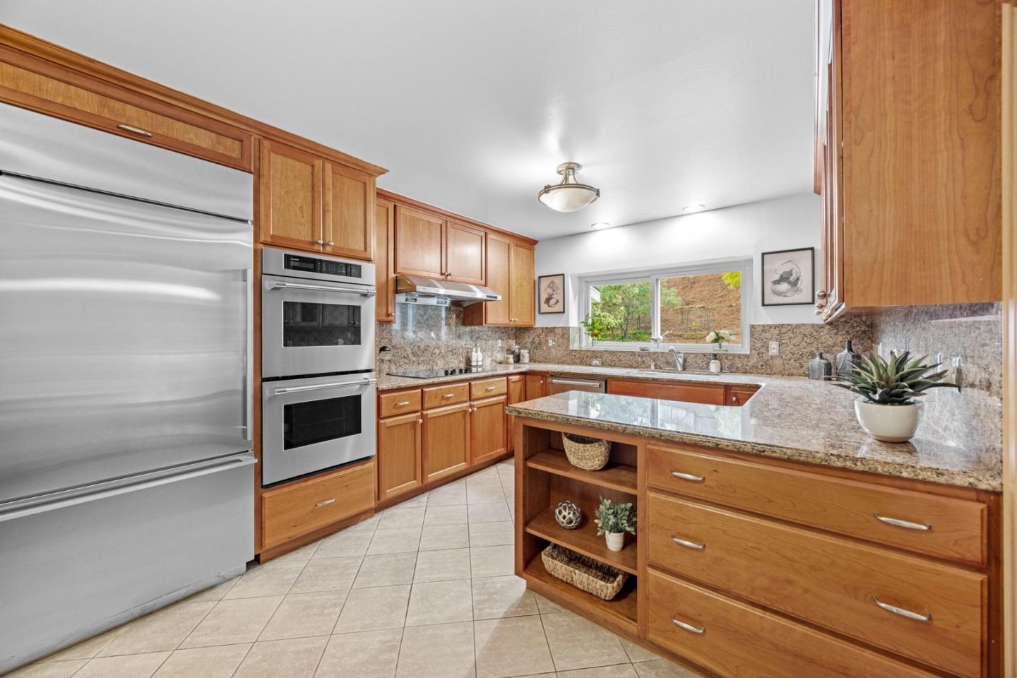 2713 Comstock Circle