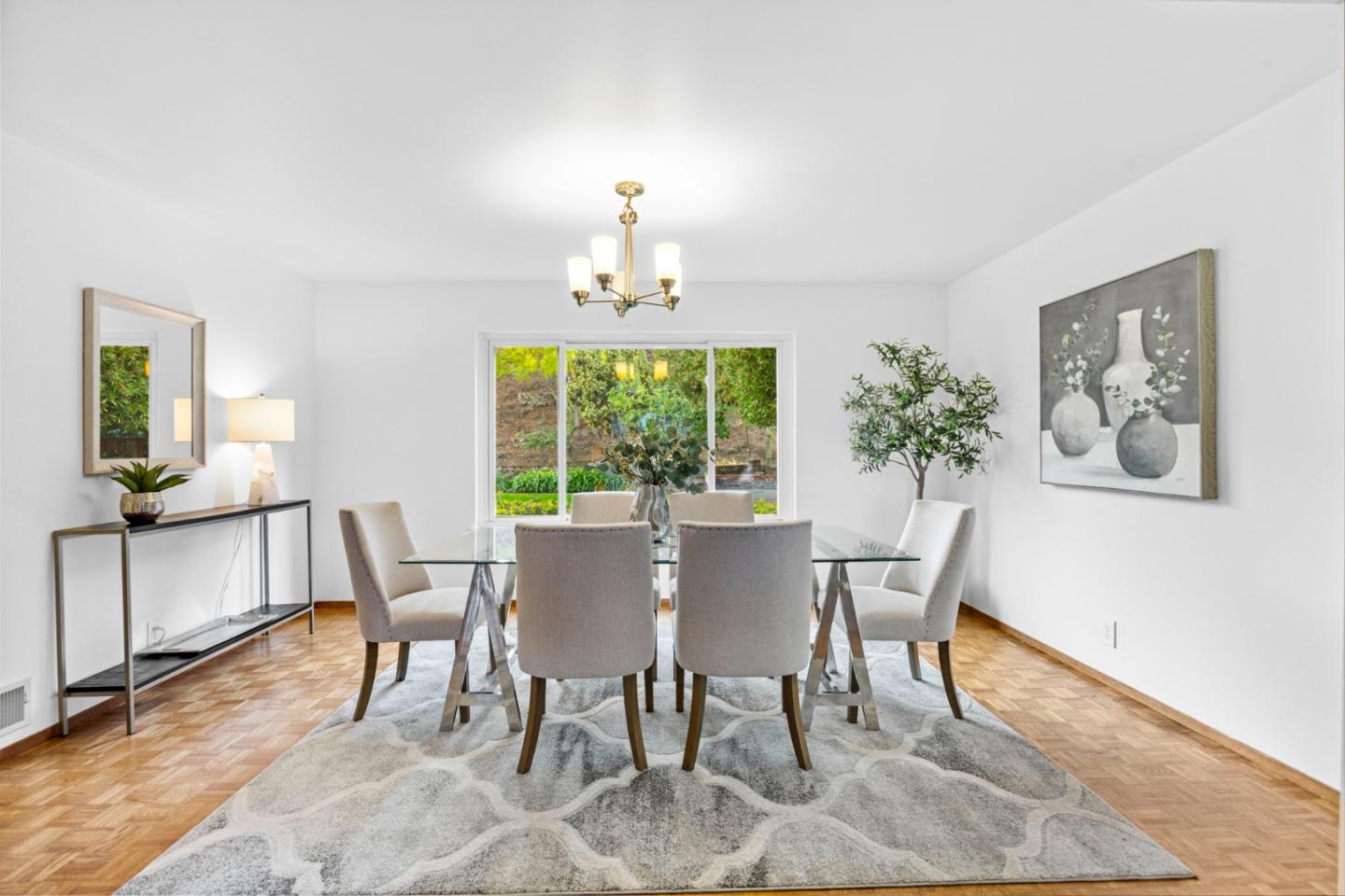 2713 Comstock Circle