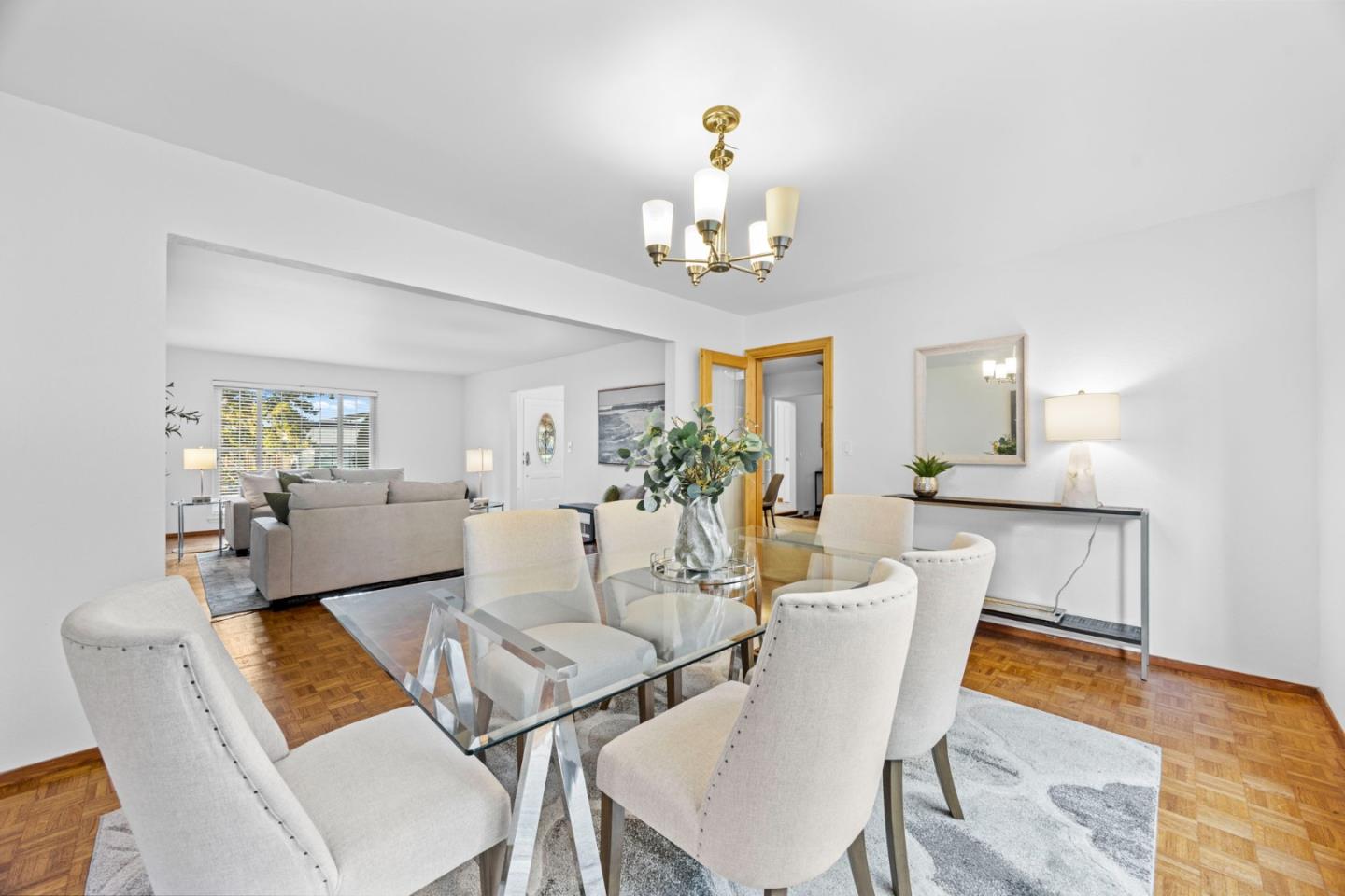 2713 Comstock Circle