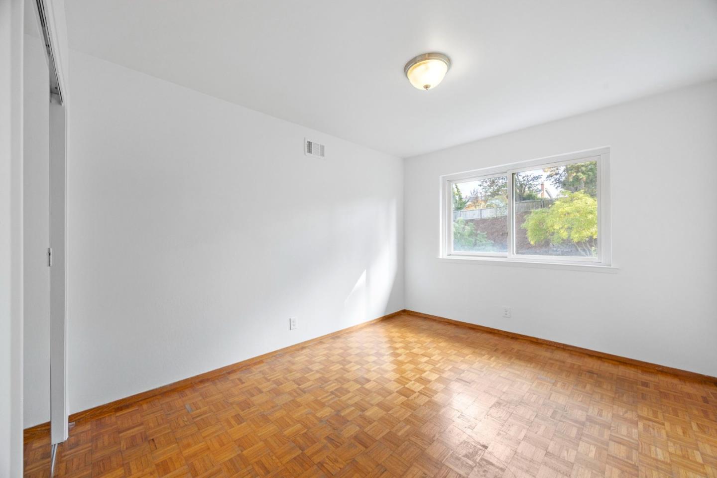 2713 Comstock Circle