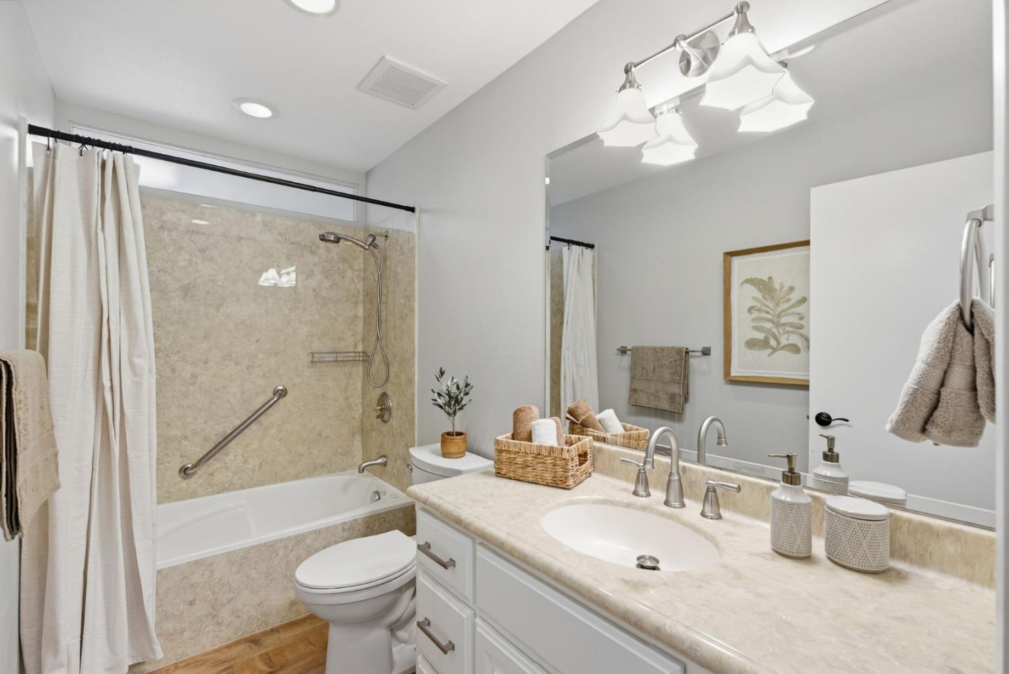 863 Laburnum Drive