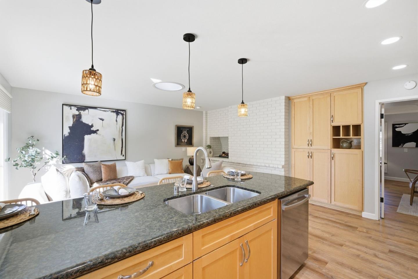 863 Laburnum Drive