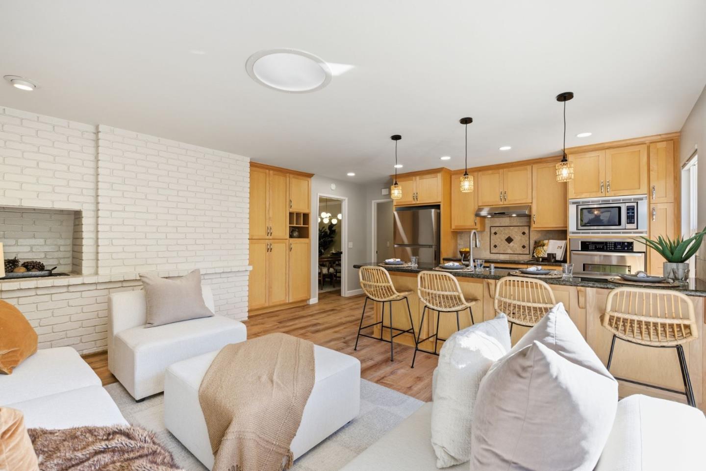 863 Laburnum Drive