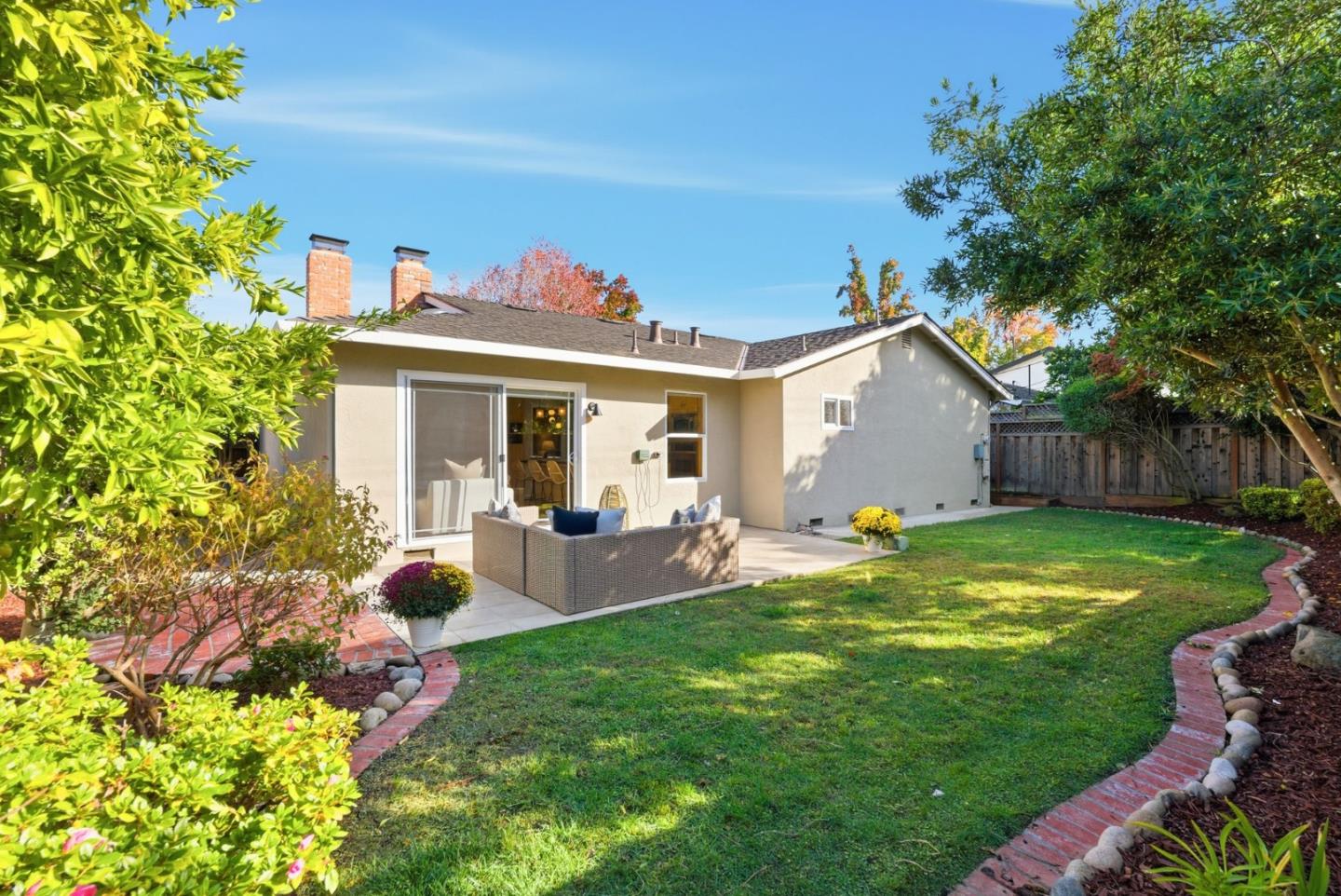 863 Laburnum Drive