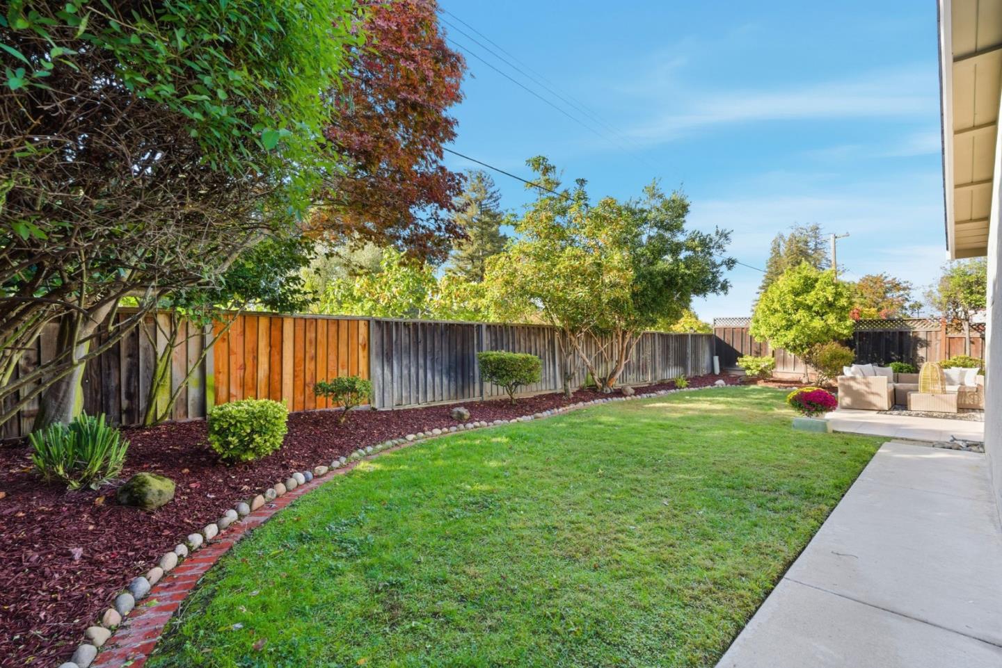 863 Laburnum Drive