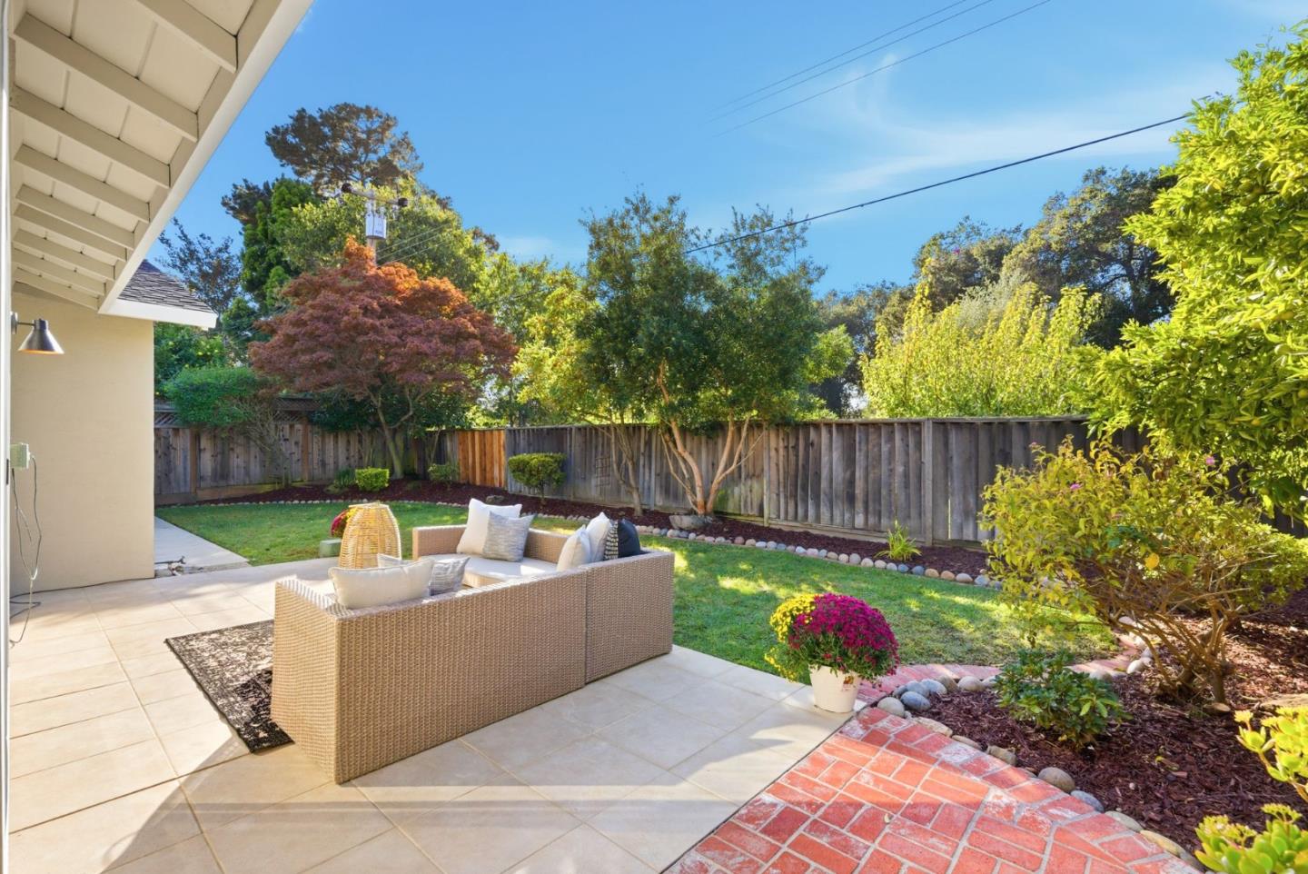 863 Laburnum Drive
