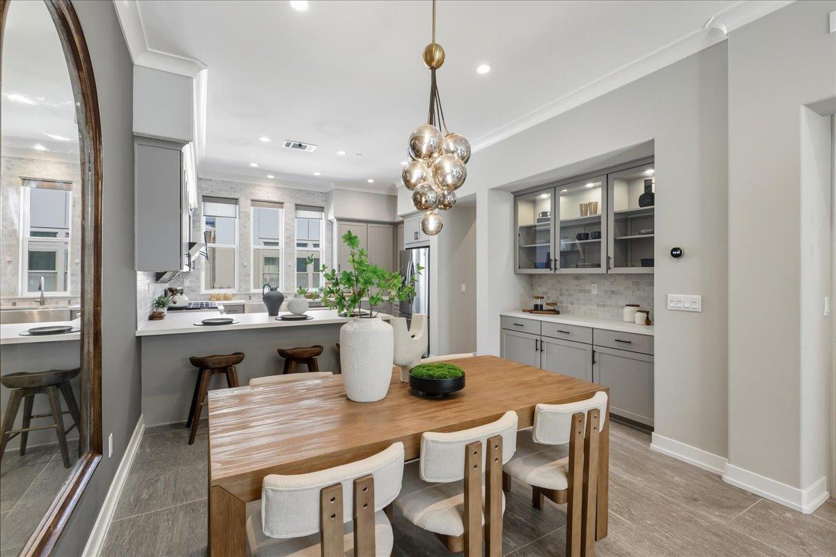 1956 Montecito Avenue