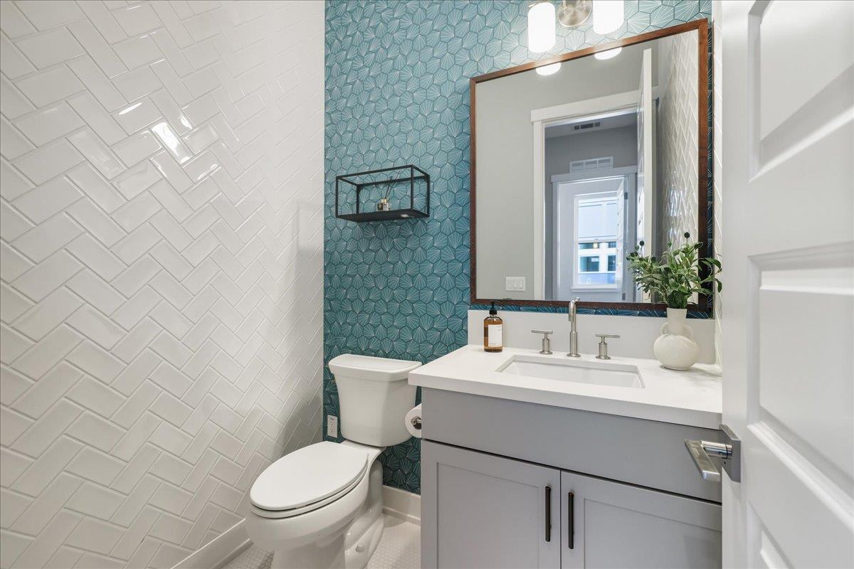 1956 Montecito Avenue