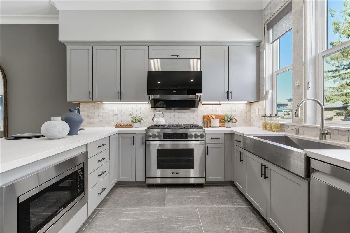 1956 Montecito Avenue