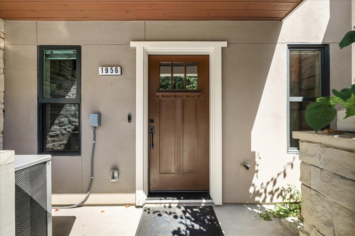 1956 Montecito Avenue