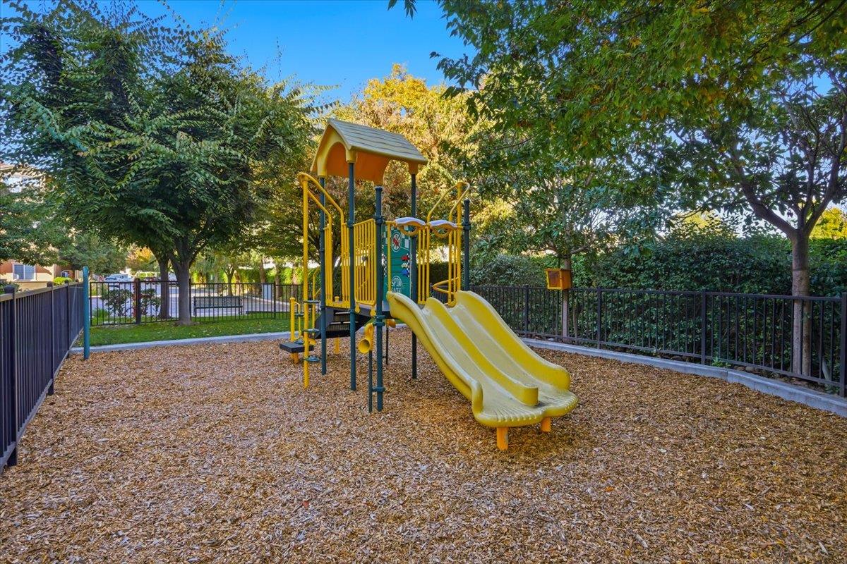 536 Almaden Walk Loop