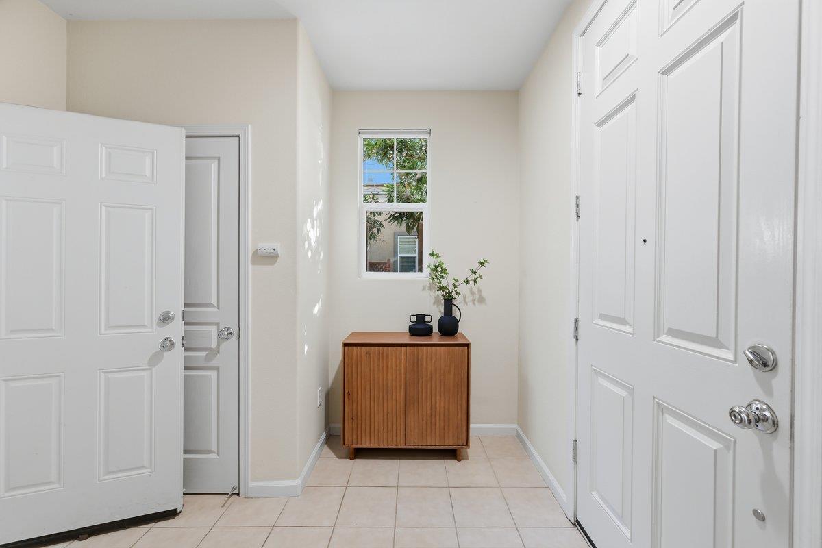 536 Almaden Walk Loop