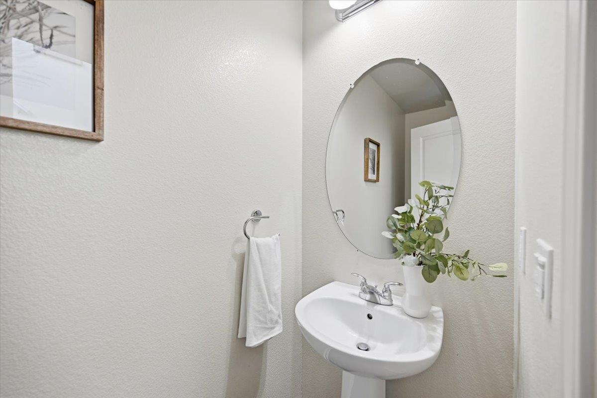 536 Almaden Walk Loop