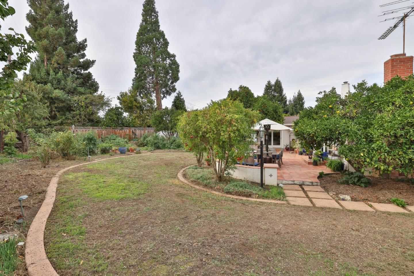 3772 Thrush Way