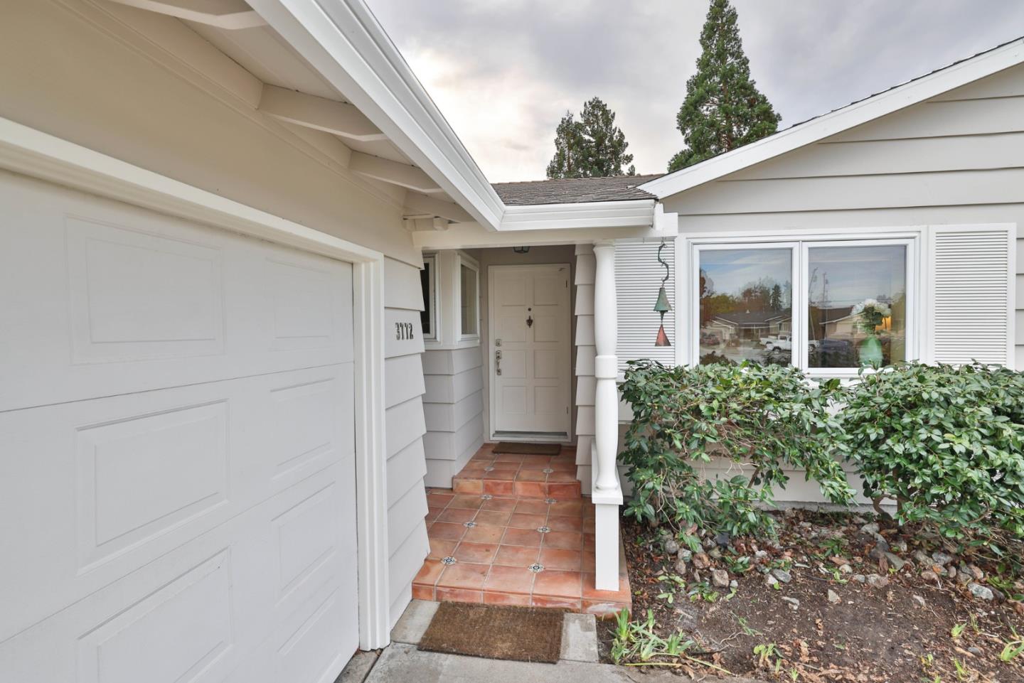 3772 Thrush Way