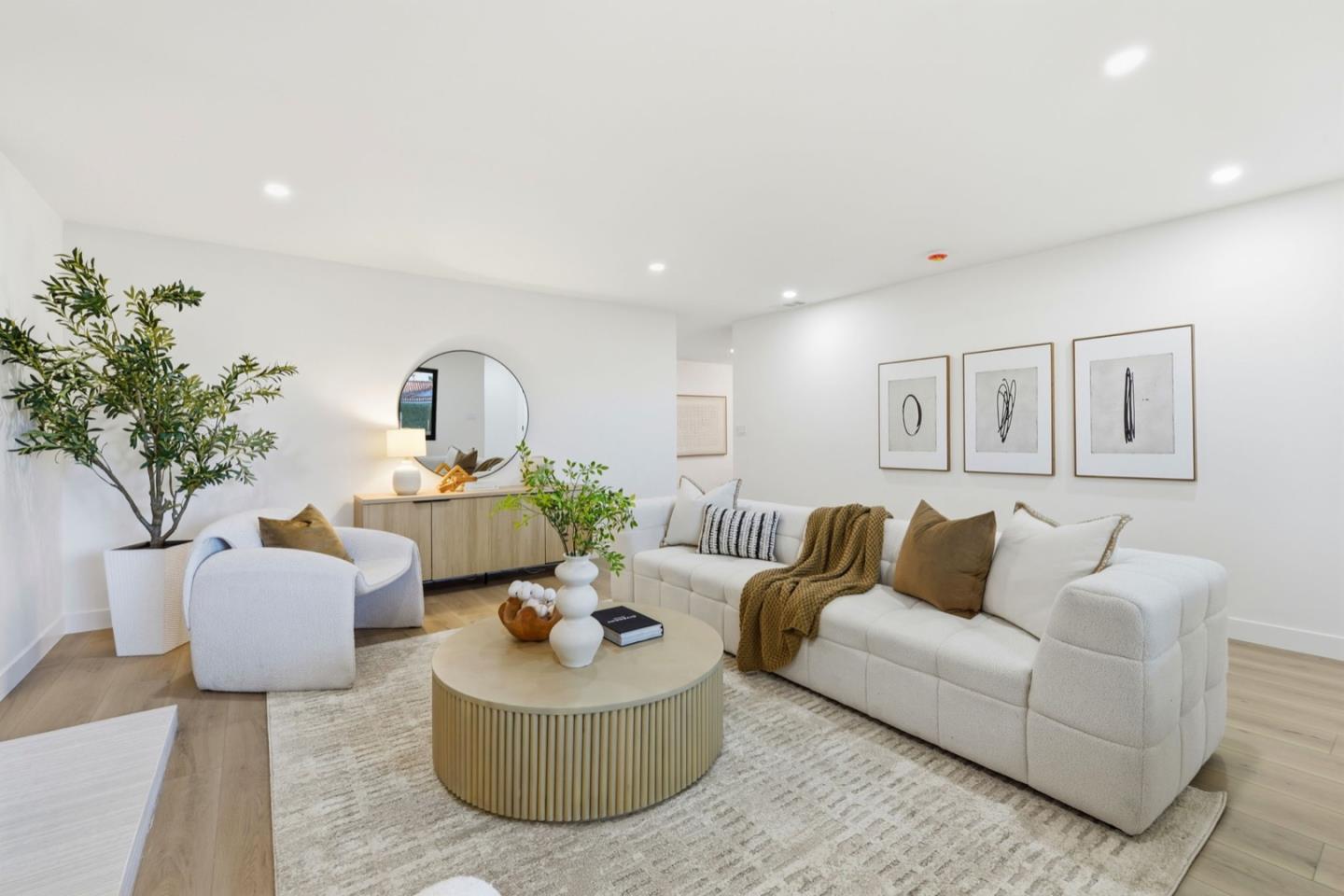 315 West Meadow Drive