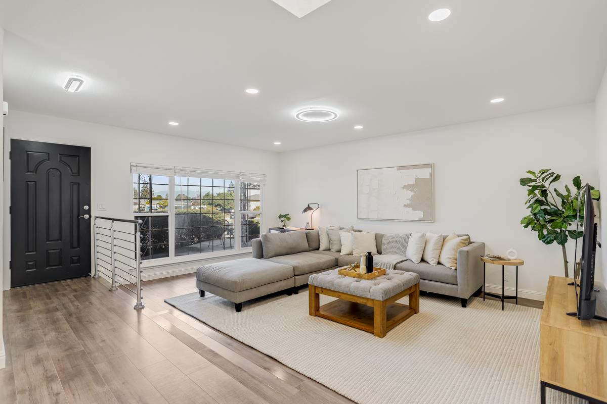3278 Loma Alta Drive