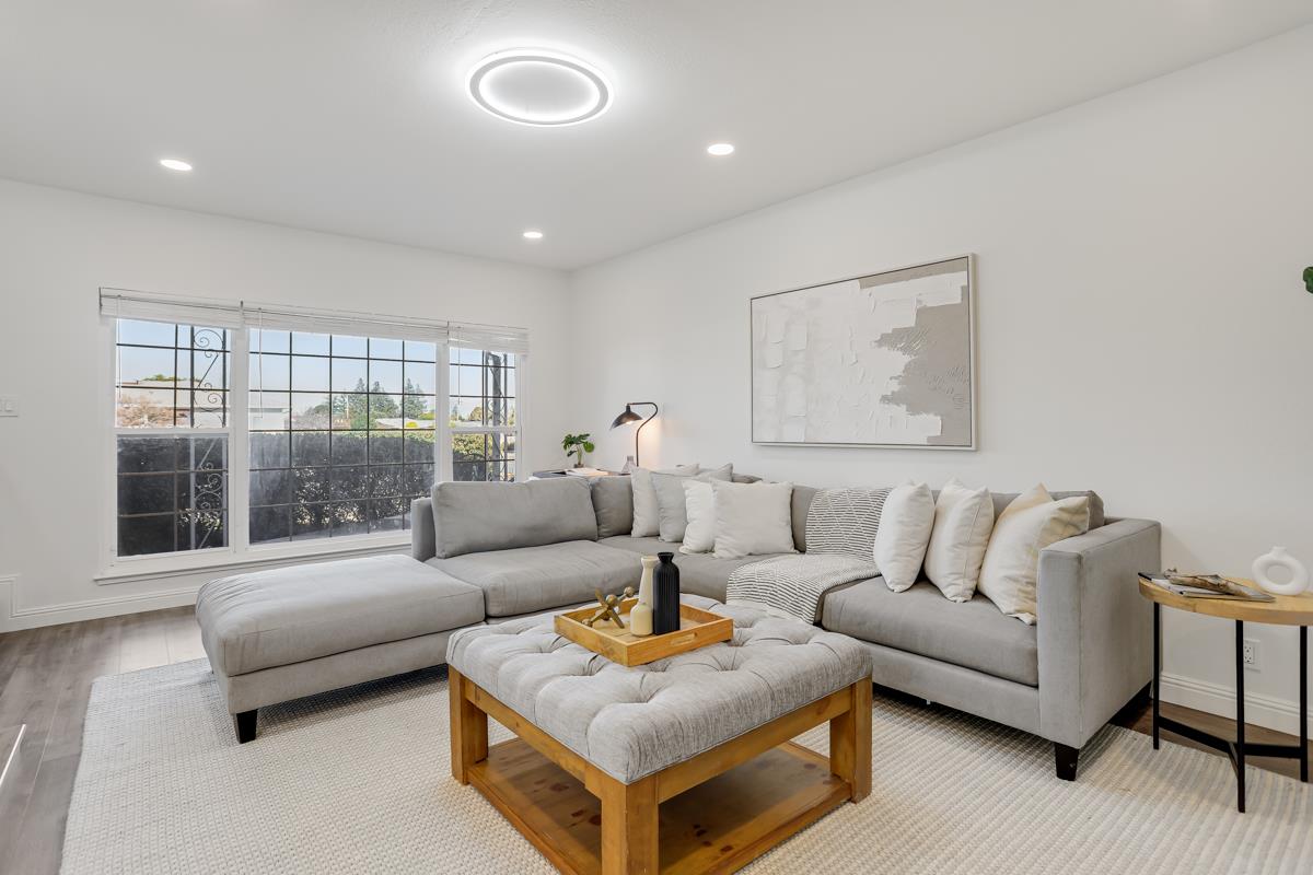 3278 Loma Alta Drive