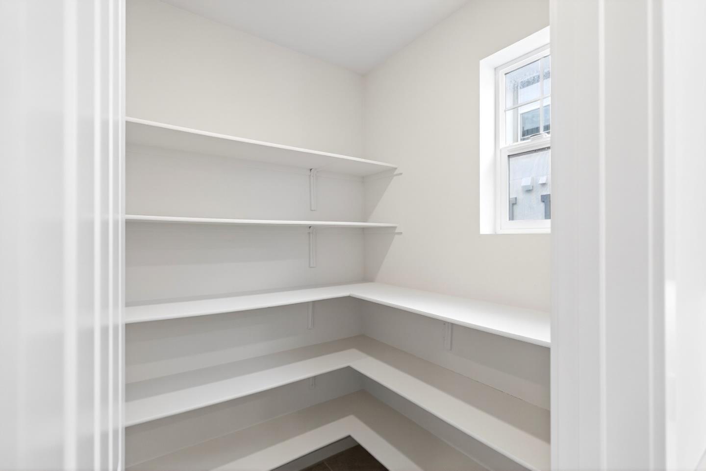 817 Galt Terrace 4