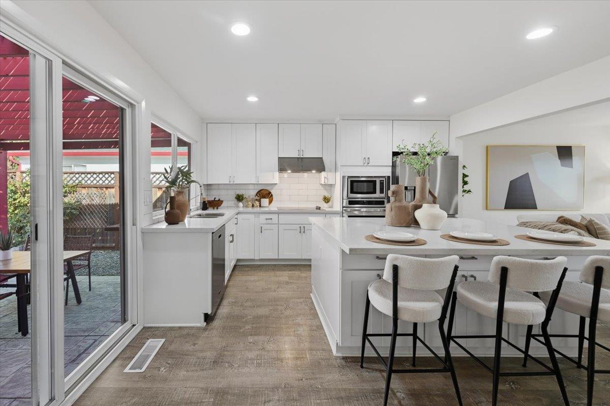 2441 Lambert Place