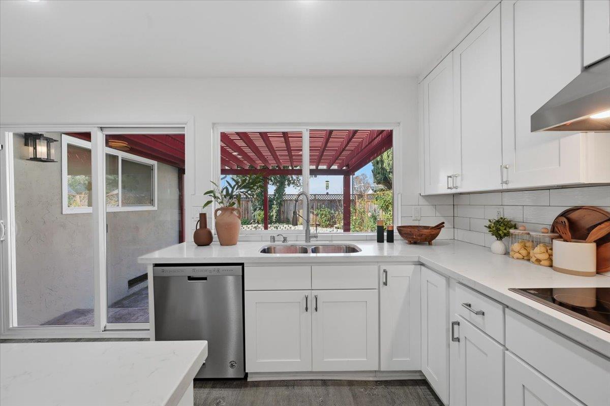 2441 Lambert Place