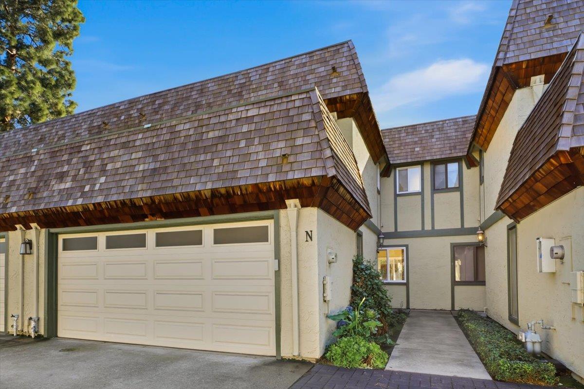 275 South Bayview Avenue N