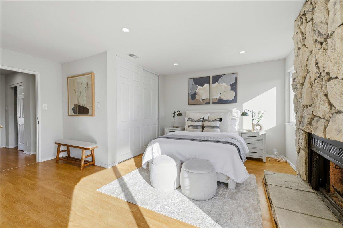 275 South Bayview Avenue N