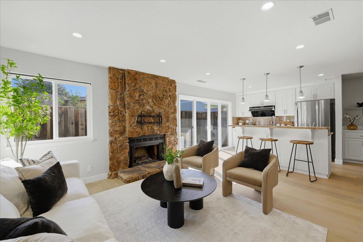 275 South Bayview Avenue N