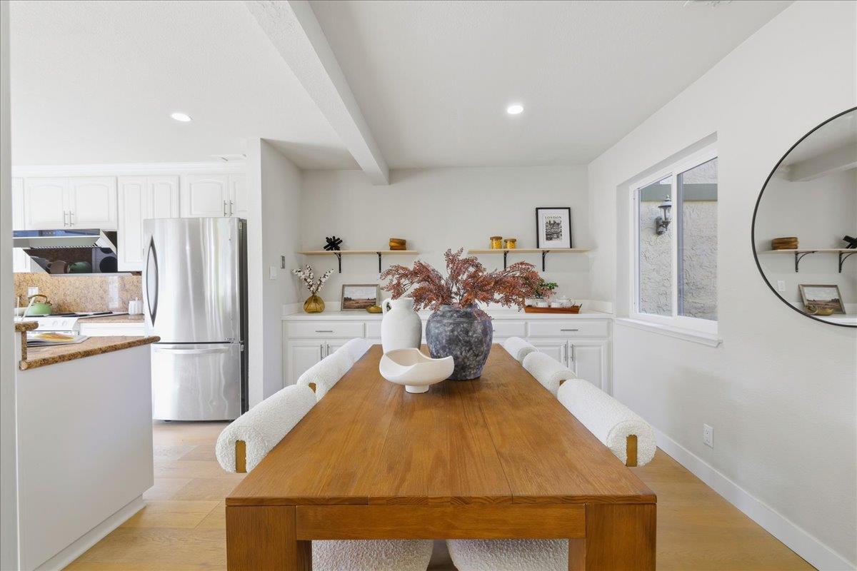 275 South Bayview Avenue N