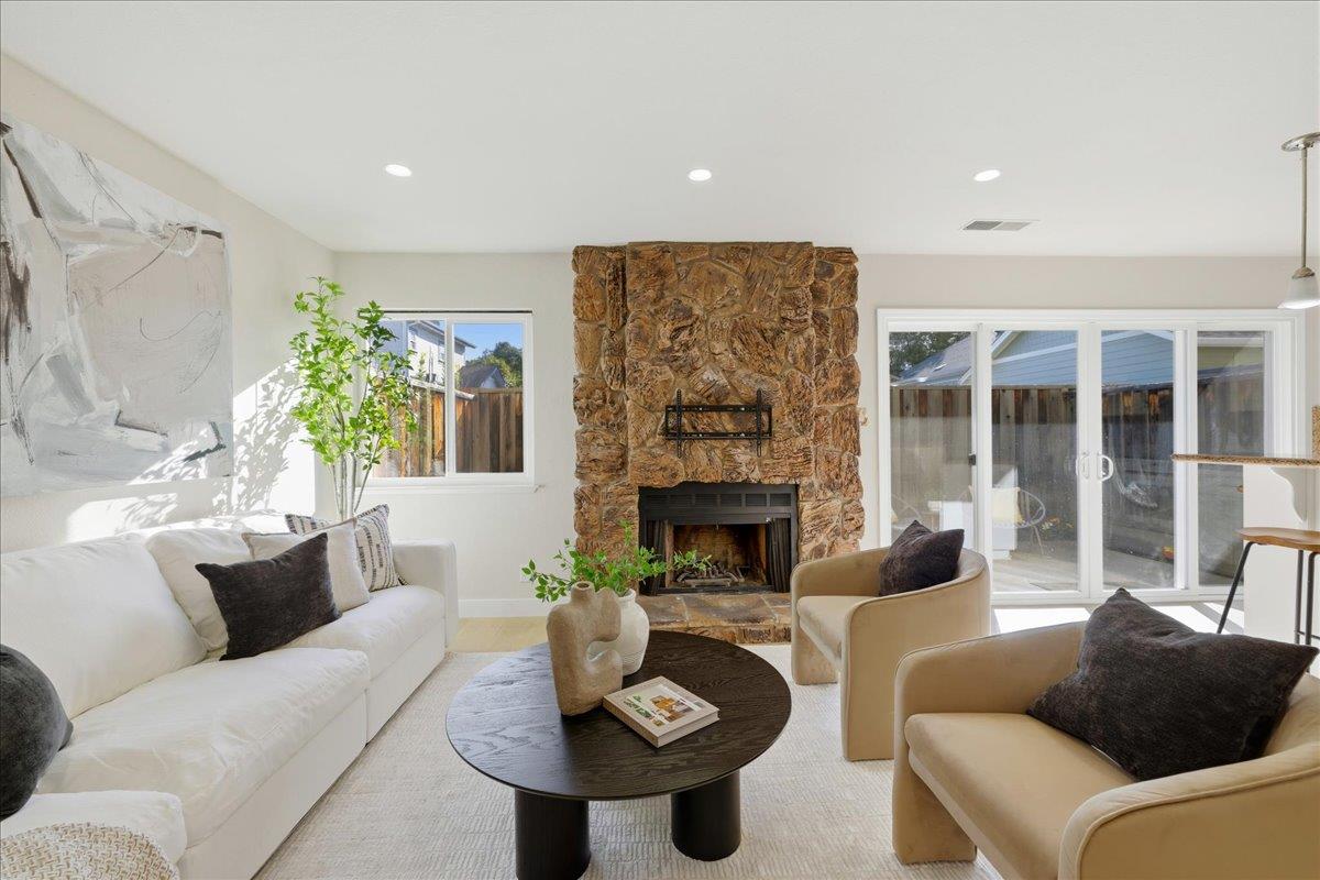 275 South Bayview Avenue N