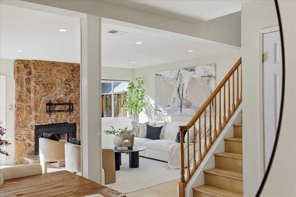 275 South Bayview Avenue N