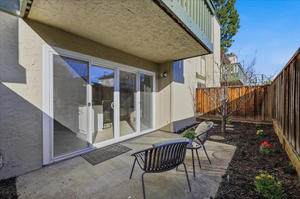 275 South Bayview Avenue N