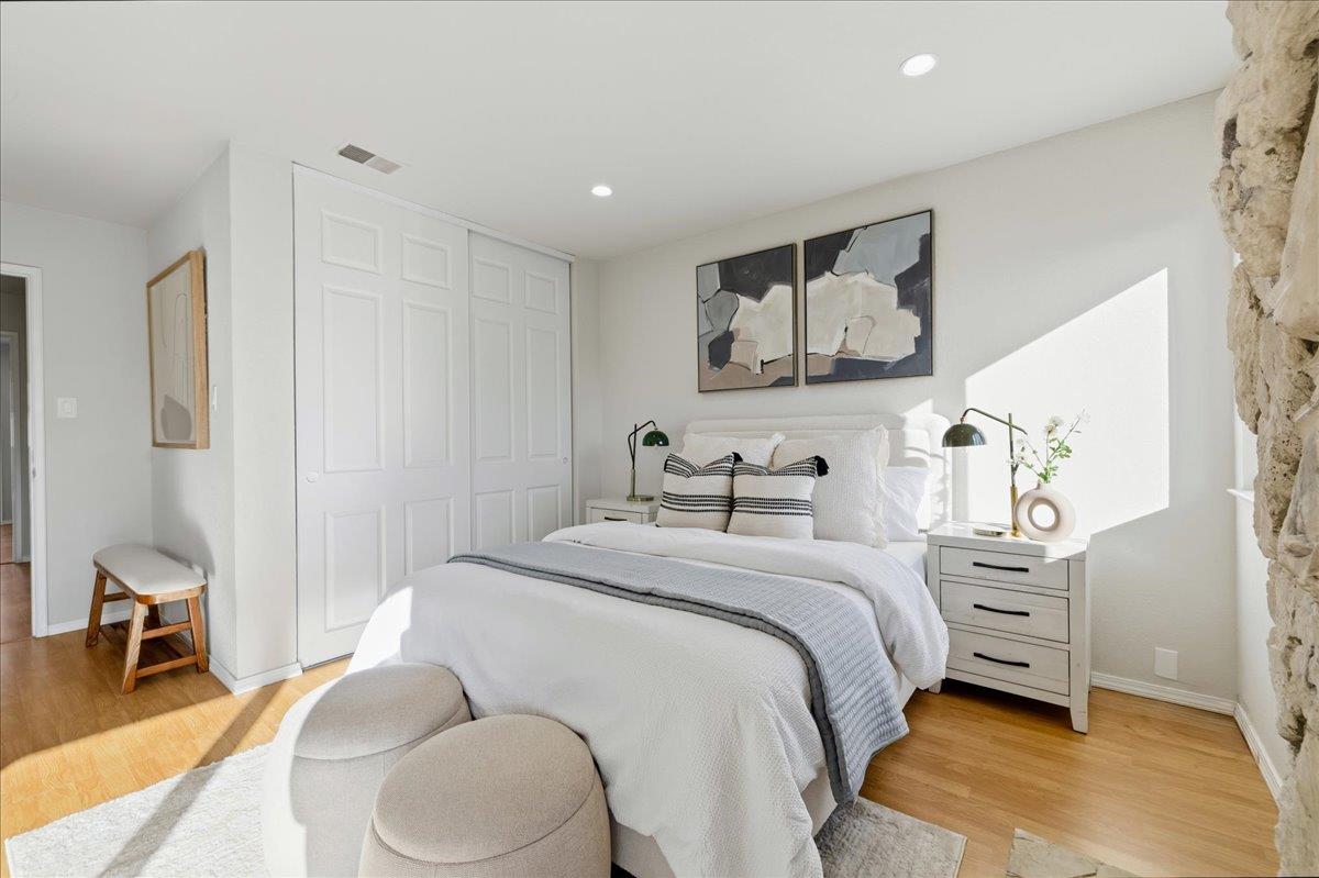 275 South Bayview Avenue N