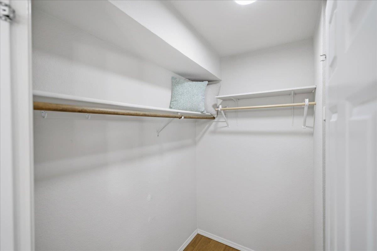 275 South Bayview Avenue N