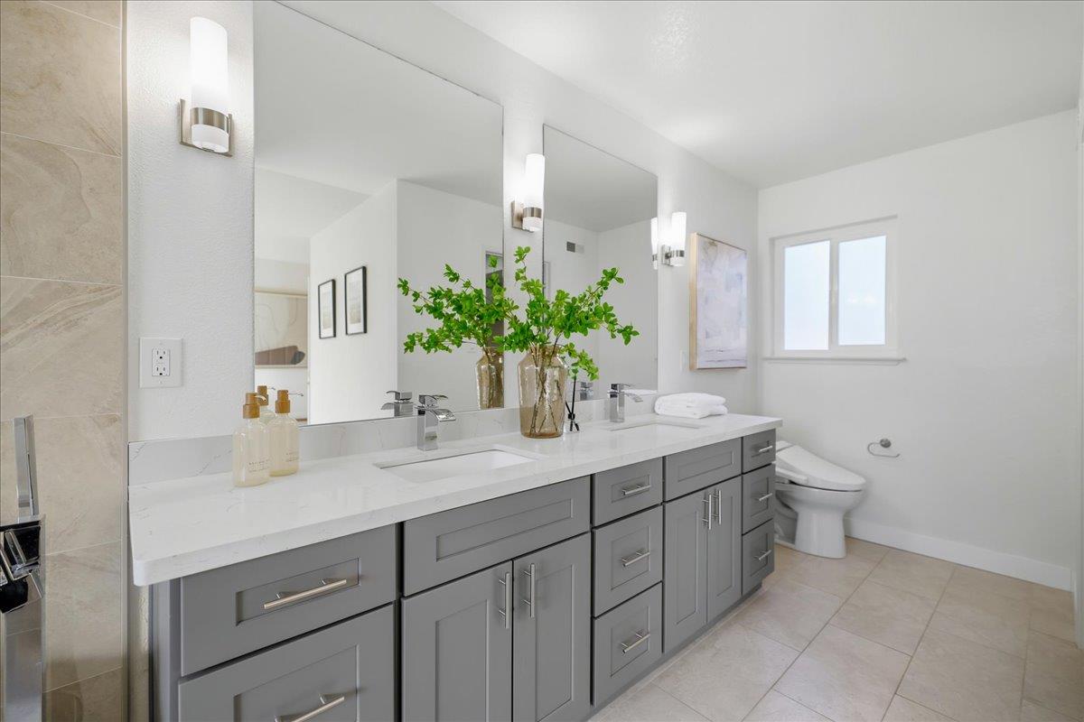 275 South Bayview Avenue N