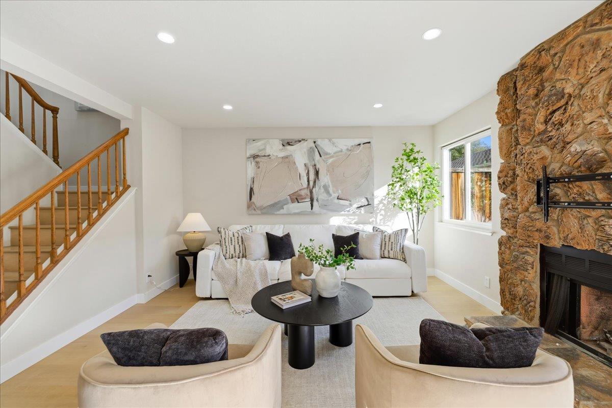 275 South Bayview Avenue N