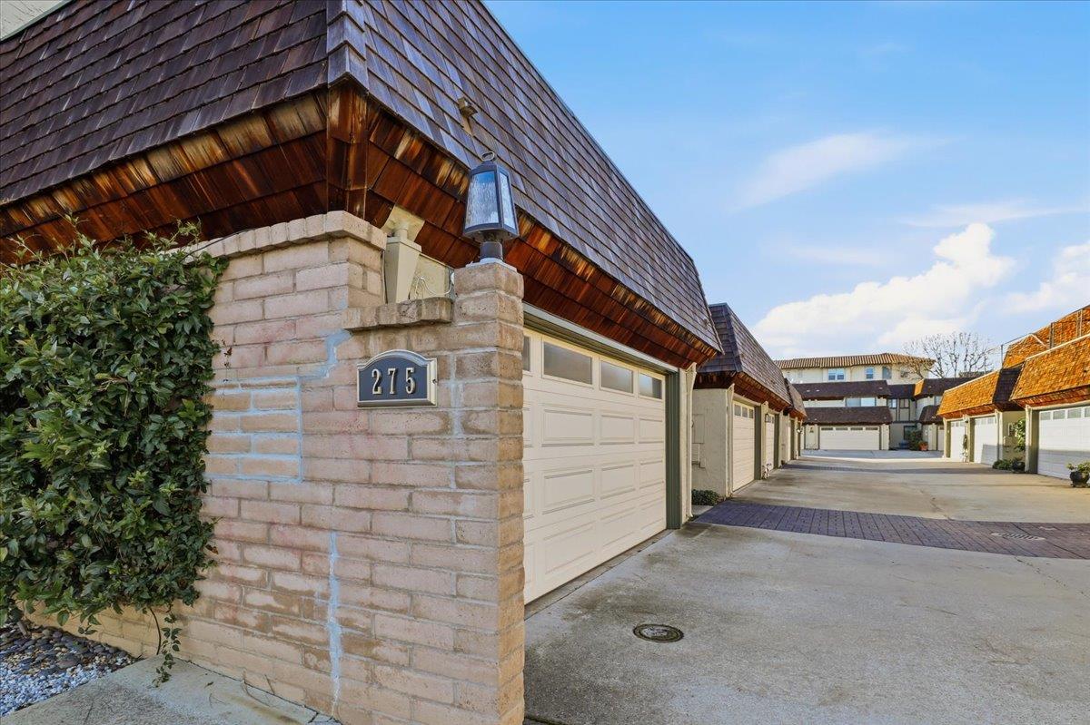 275 South Bayview Avenue N