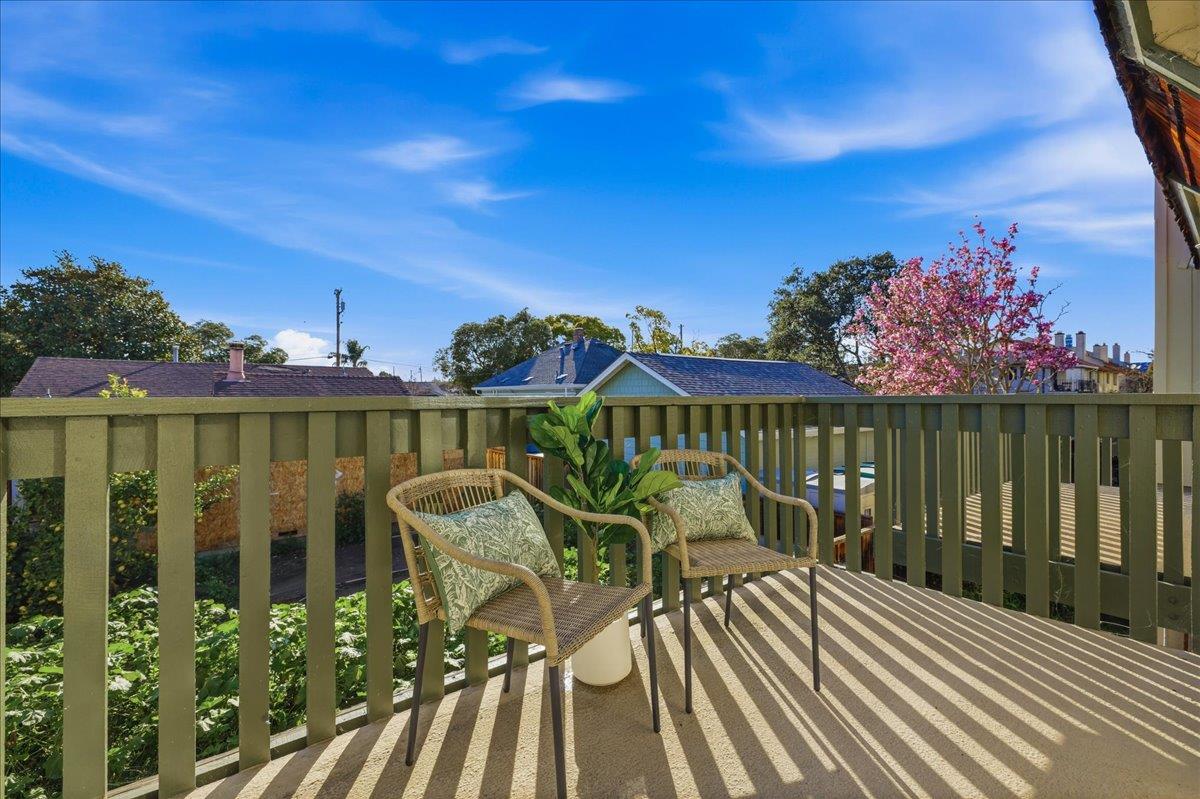 275 South Bayview Avenue N