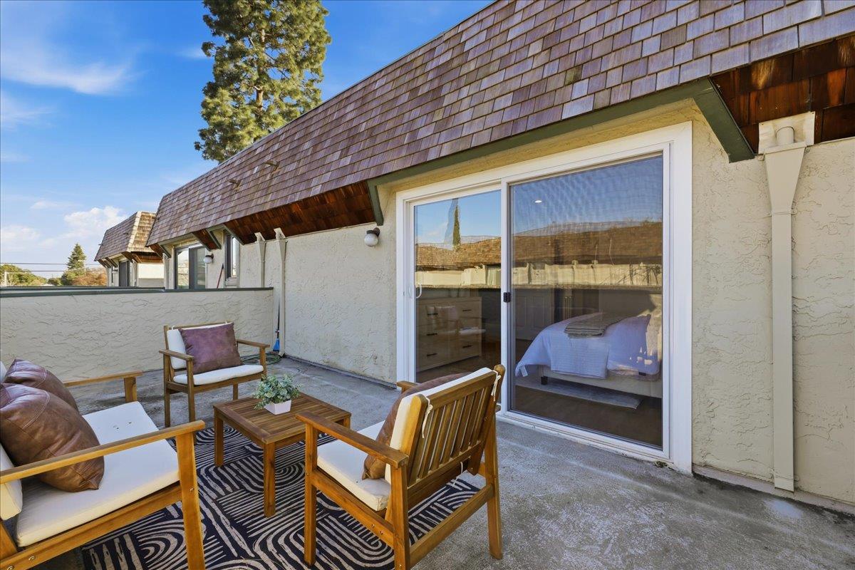 275 South Bayview Avenue N