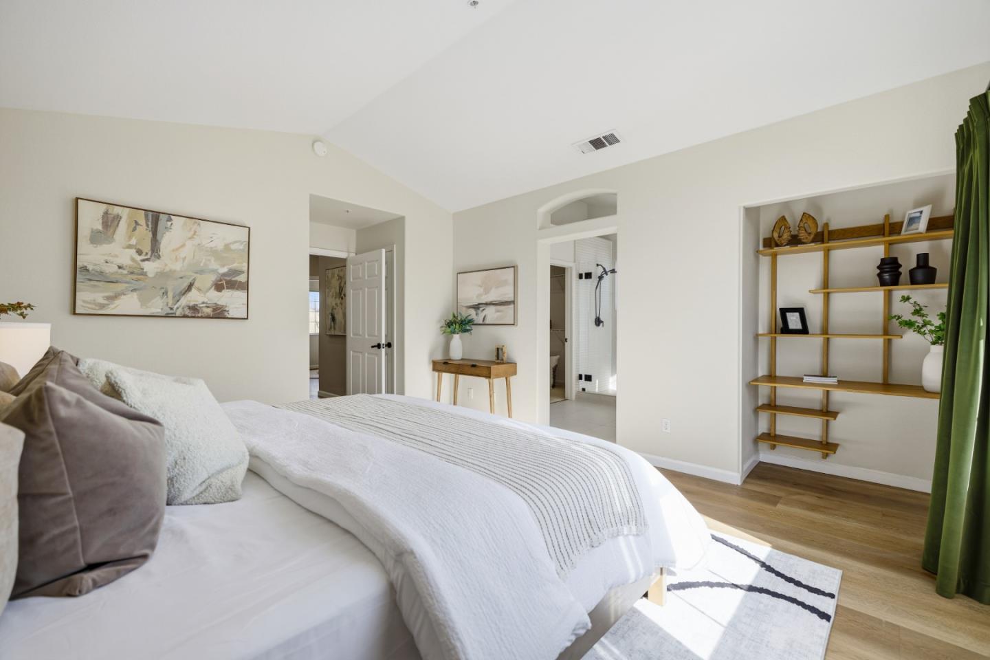 1152 La Rochelle Terrace F