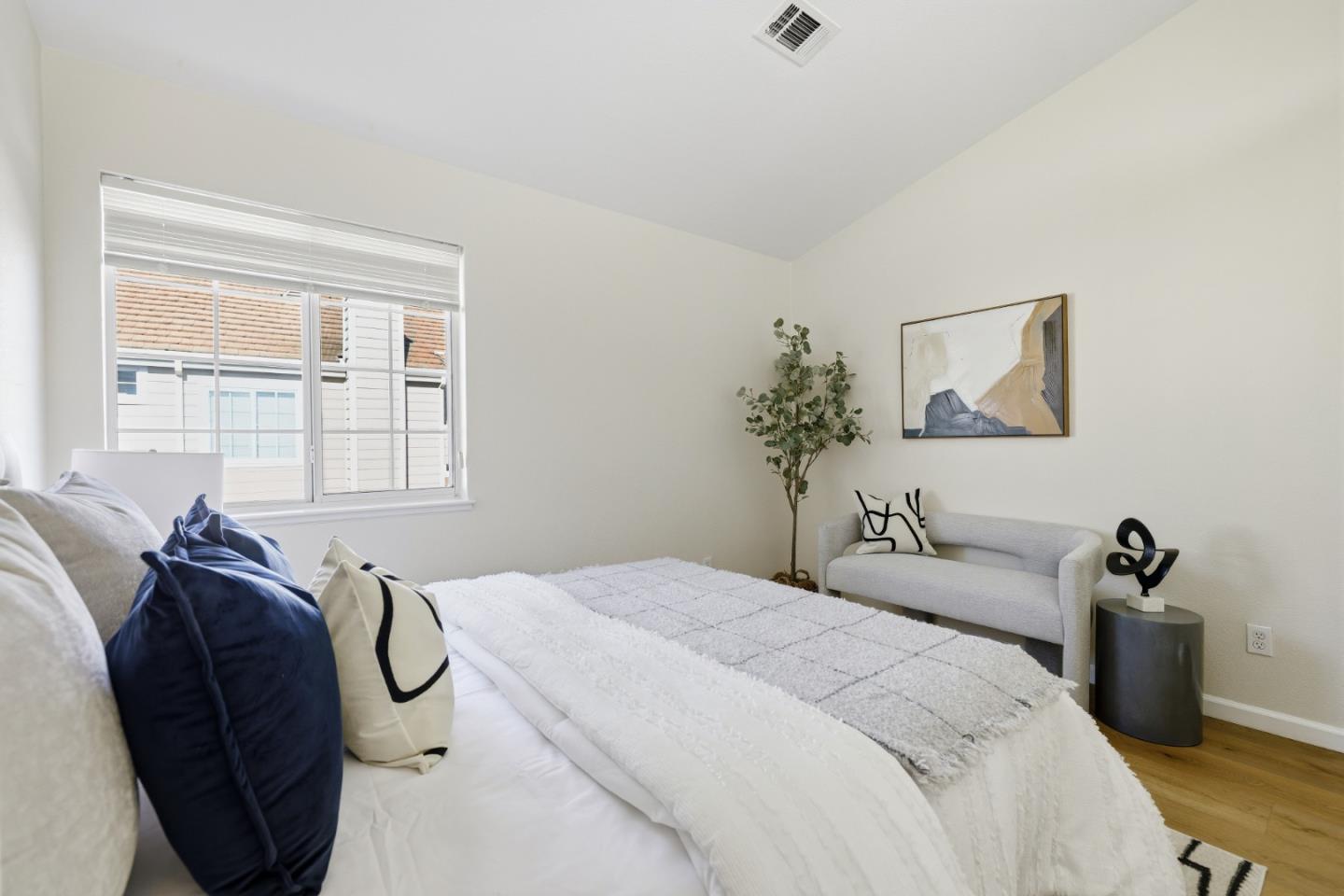 1152 La Rochelle Terrace F