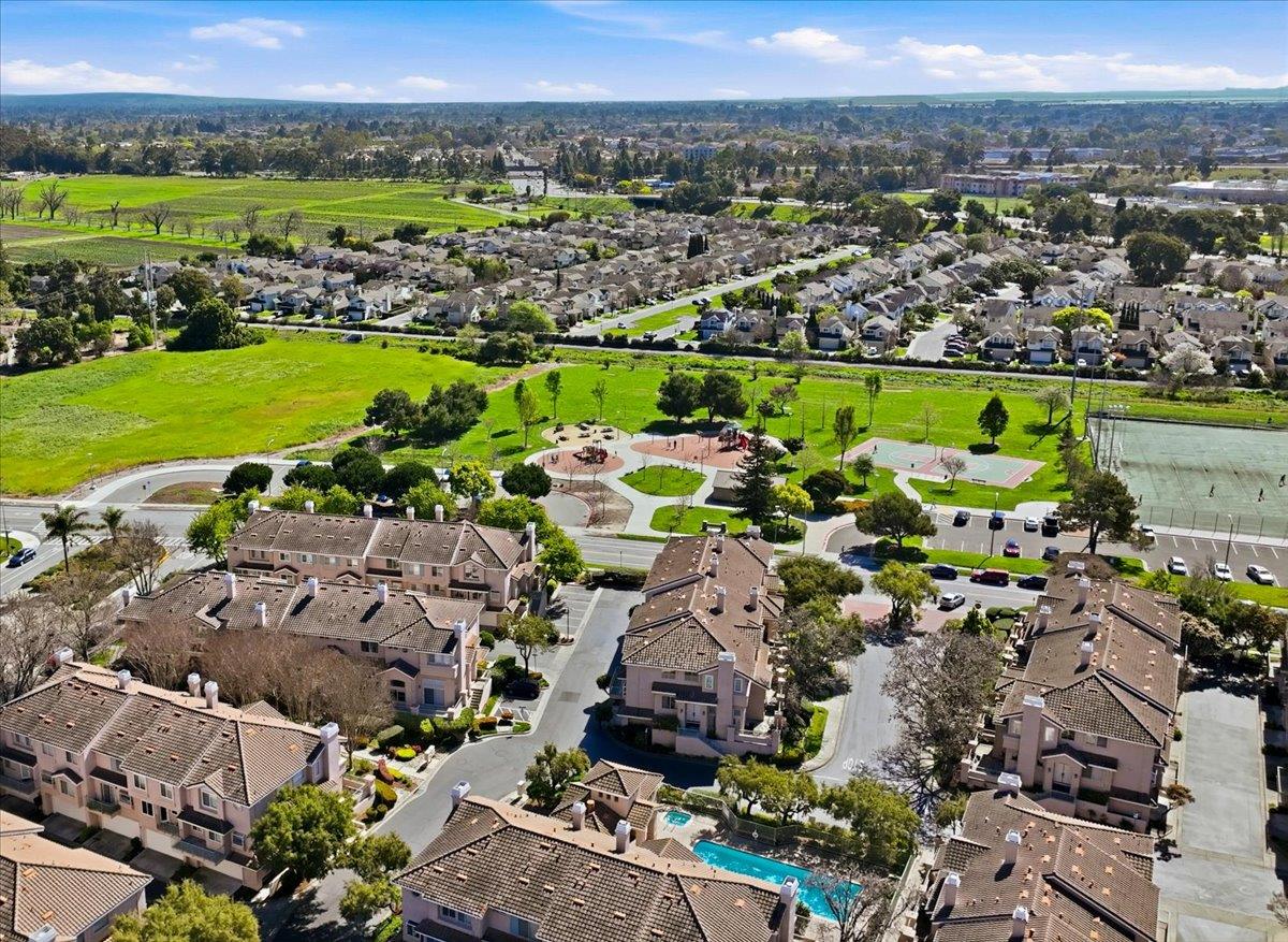 6031 Commerce Drive 7